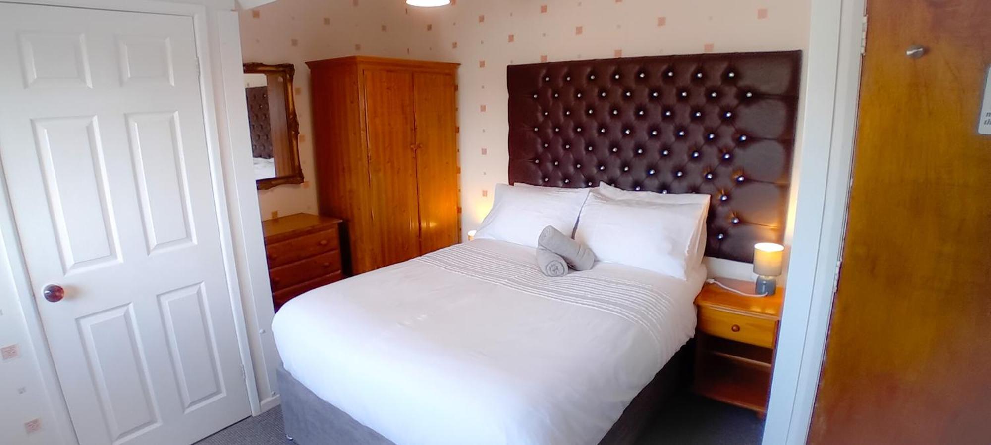 And Away Near The Guest house 4*