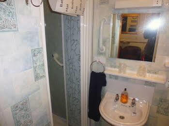 Guest house And Away Near The 4*