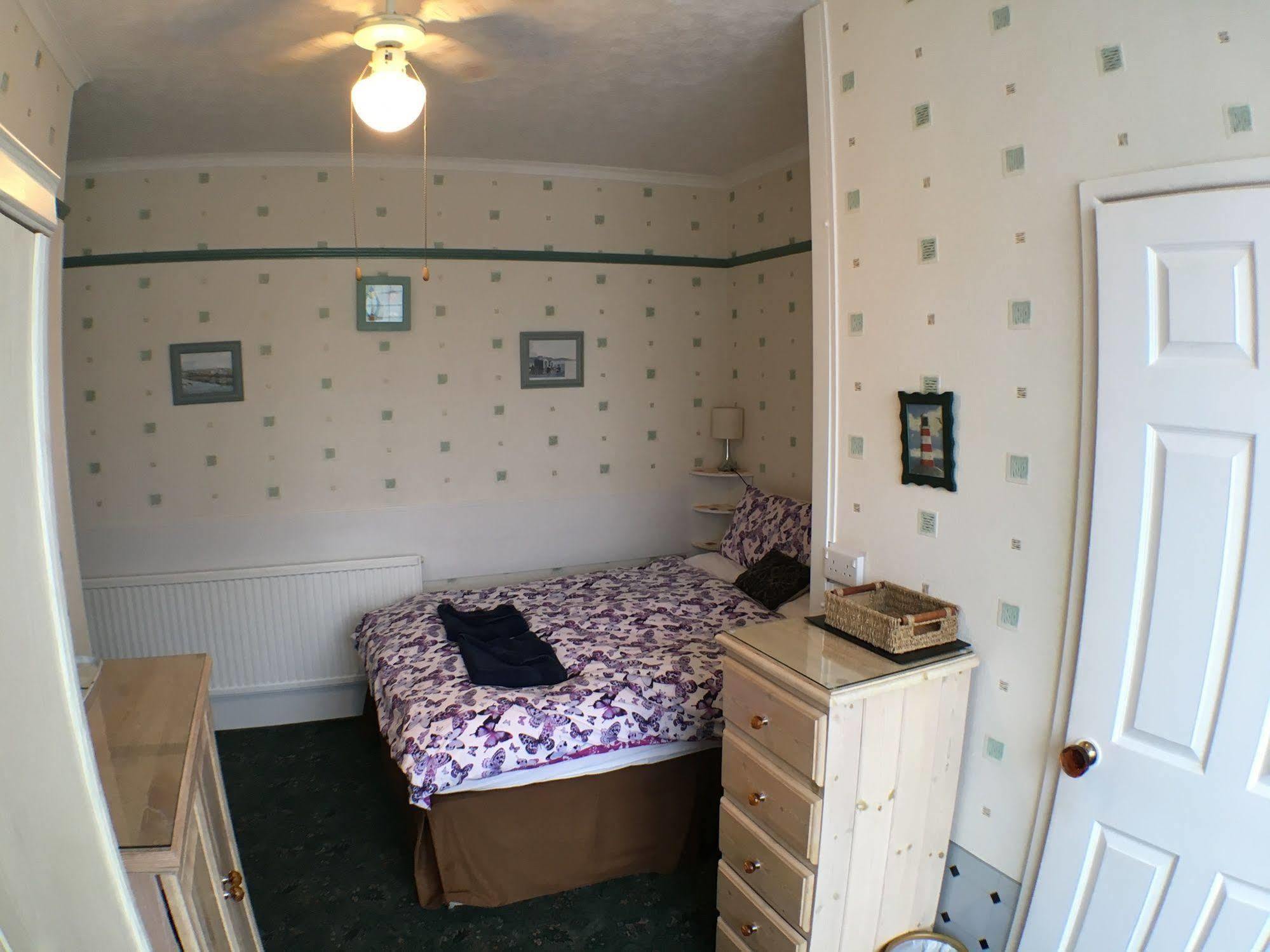 And Away Near The Guest house 4*