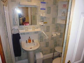 And Away Near The 4* Bridlington
