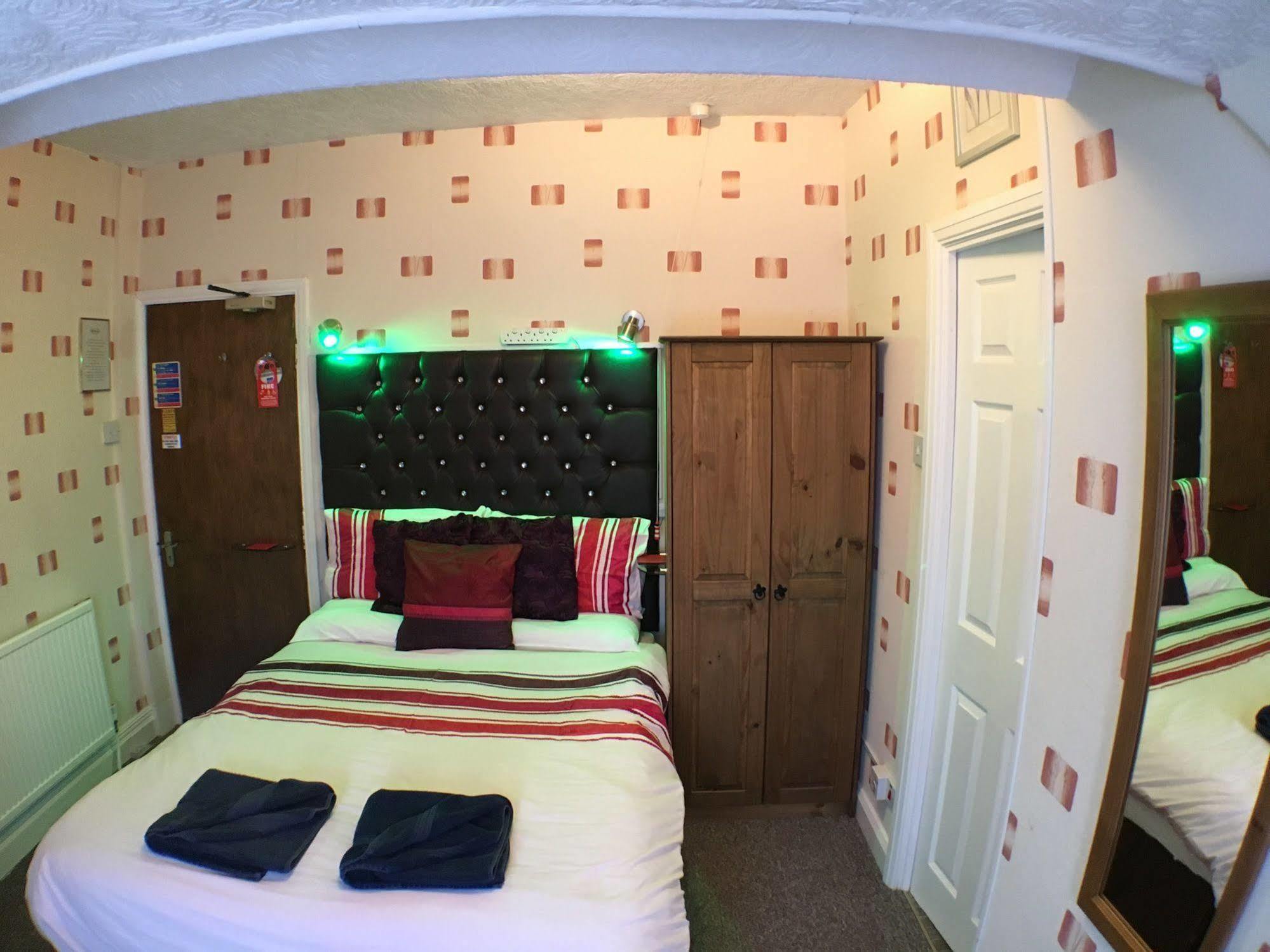 And Away Near The Guest house 4*