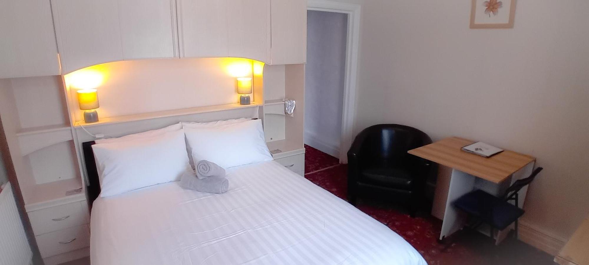 And Away Near The 4* Bridlington